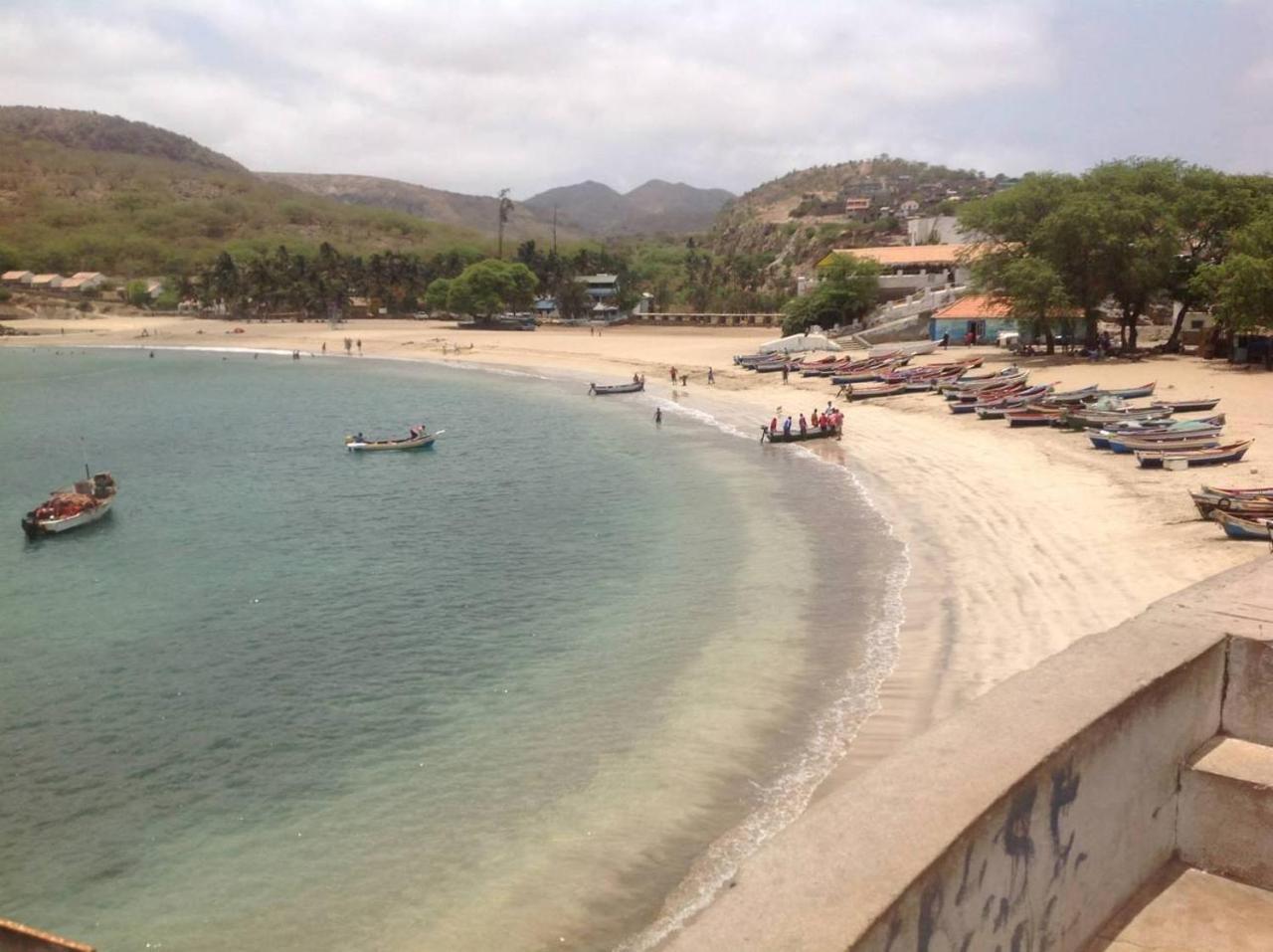 Casa Cabral : Big Apartment Next To The Beach Tarrafal  Ngoại thất bức ảnh