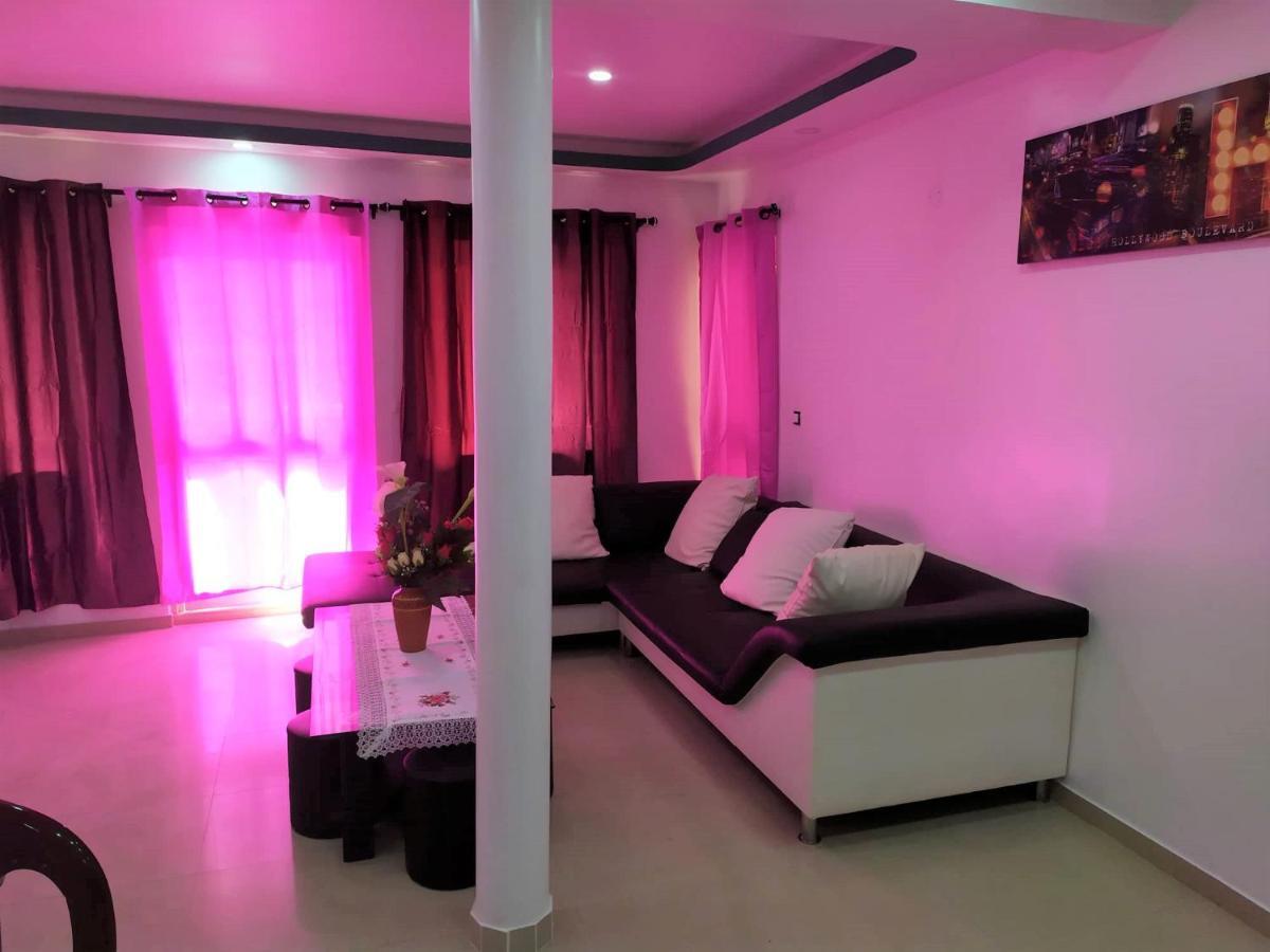 Casa Cabral : Big Apartment Next To The Beach Tarrafal  Ngoại thất bức ảnh